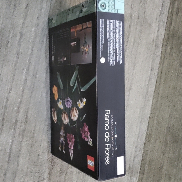 Lego Flower Bouquet #10280 set - Picture 4 of 5